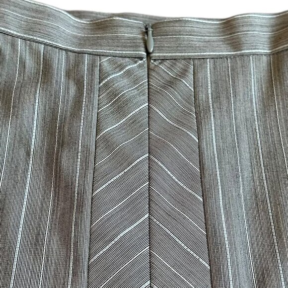 Escada Grey Pinstripe Pencil Skirt New Wool Luxury Office Size 42 Large Women's - Picture 7 of 10